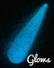 Load image into Gallery viewer, Sparkling Pool Water