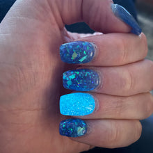 Load image into Gallery viewer, Sparkling Pool Water