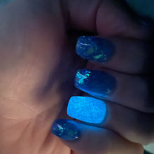 Load image into Gallery viewer, Sparkling Pool Water