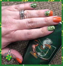 Load image into Gallery viewer, Lucky In Love