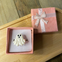 Load image into Gallery viewer, Ghost Nailfie Ring
