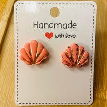 Load image into Gallery viewer, Coral Seashell Earring Bundle

