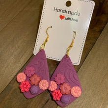 Load image into Gallery viewer, Flower Clay Earrings
