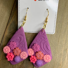 Load image into Gallery viewer, Flower Clay Earrings
