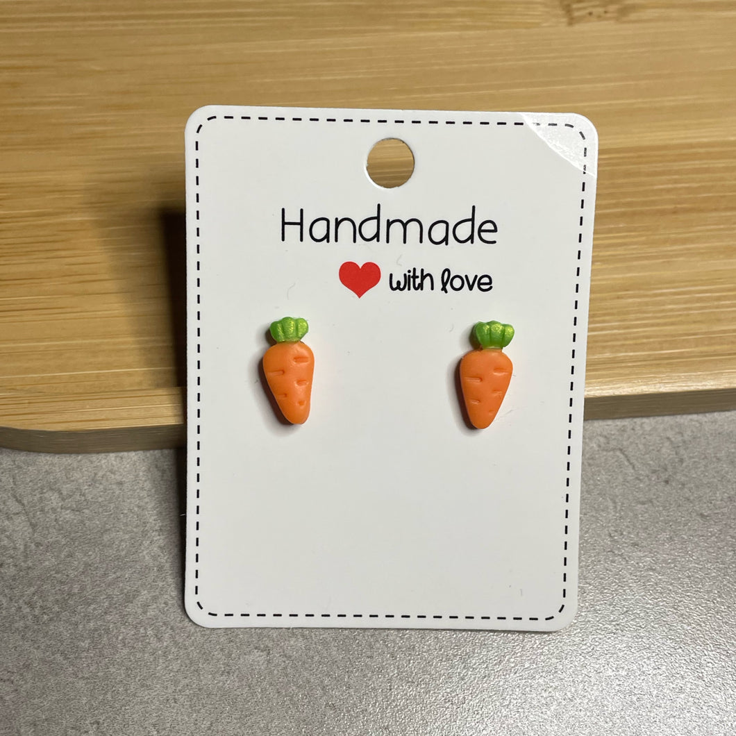 Tiny Carrot Studs